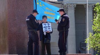 У Криму окупанти покарали понад 350 осіб за мирні зібранн