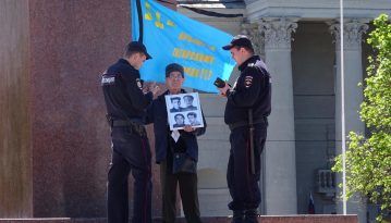 У Криму окупанти покарали понад 350 осіб за мирні зібранн