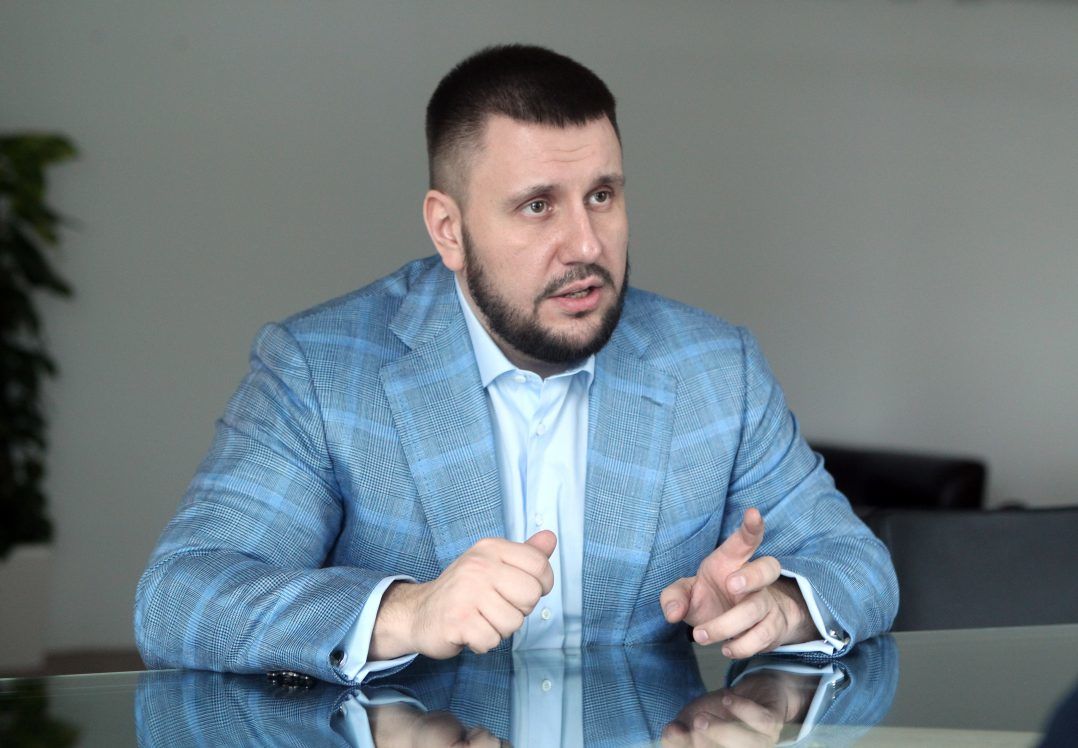 Суд дозволив військовій прокуратурі на заочне розслідування щодо Клименка