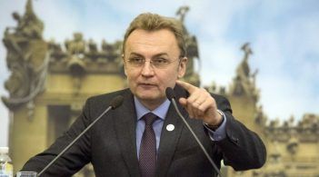 Чорний день для Гриценка: мер Львова Андрій Садовий йде в президенти