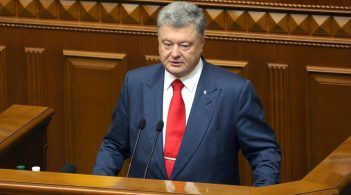 Порошенко вимагає від Росії негайного звільнення українських моряків і кораблів