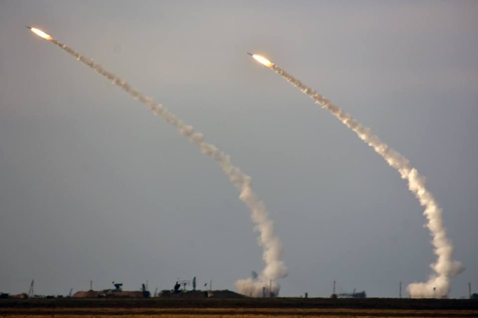 Військові провели бойові стрільби з ракетних комплексів неподалік Криму