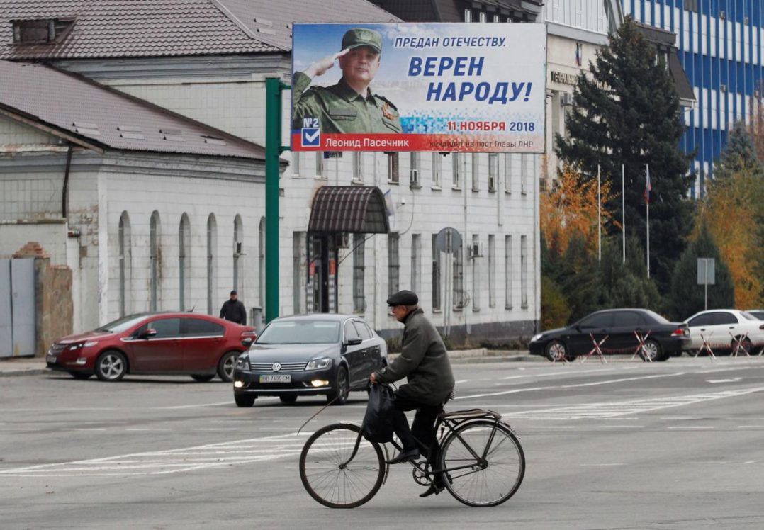 Під час «виборів» в окупованому Донбасі розсилали смс-повідомлення з погрозами – розвідка