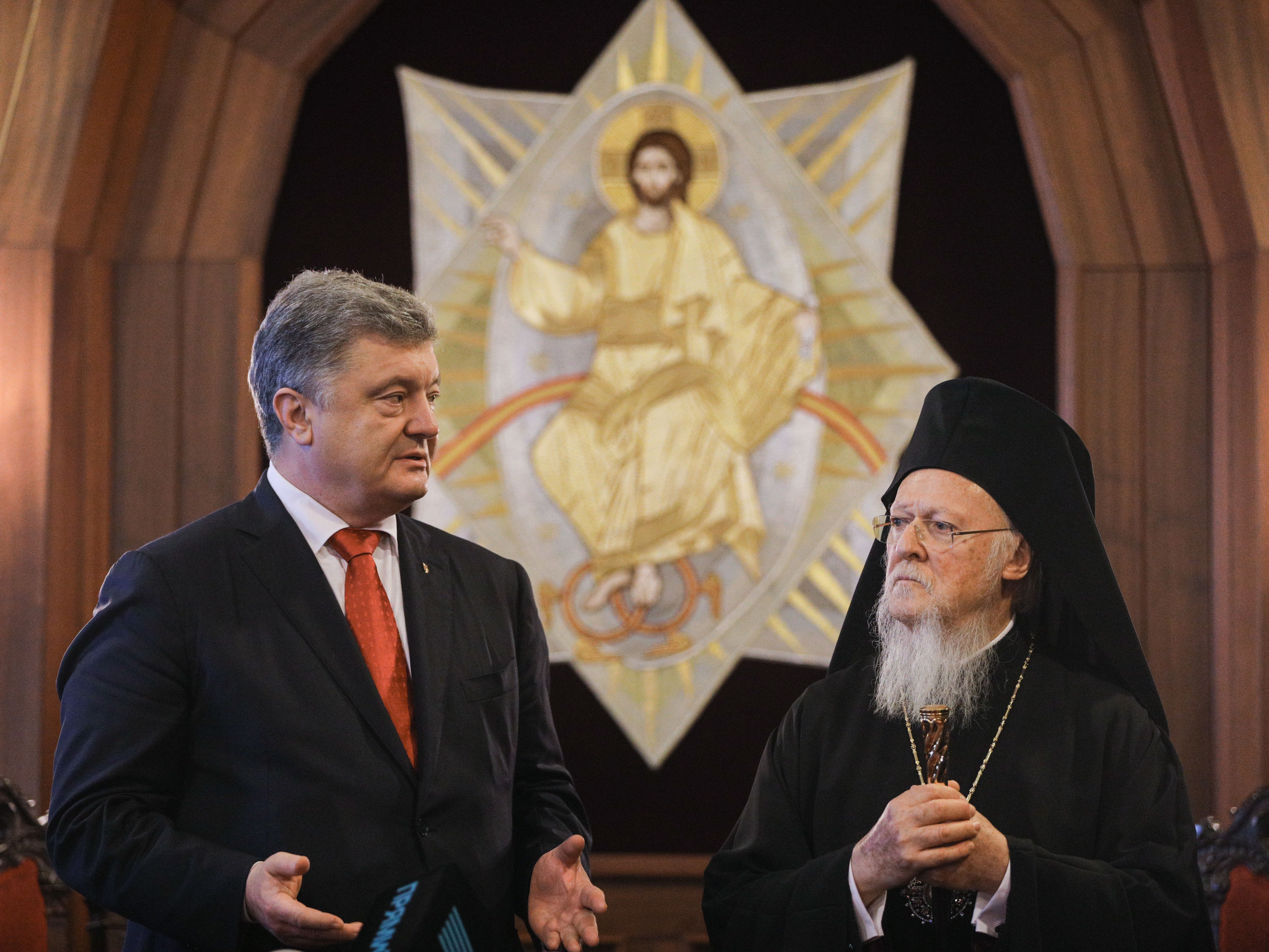 Порошенко з Варфоломієм підписали угоду про співпрацю у створенні церкви