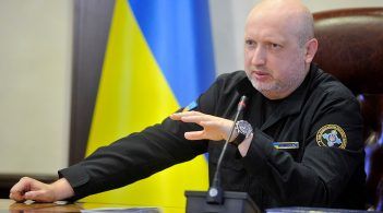 Скликаємо РНБО для оголошення воєнного стану – Турчинов