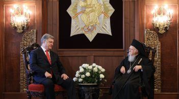 Порошенко з Варфоломієм підписали угоду про співпрацю у створенні церкви