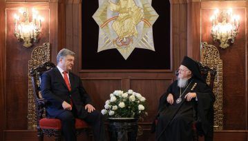 Порошенко з Варфоломієм підписали угоду про співпрацю у створенні церкви