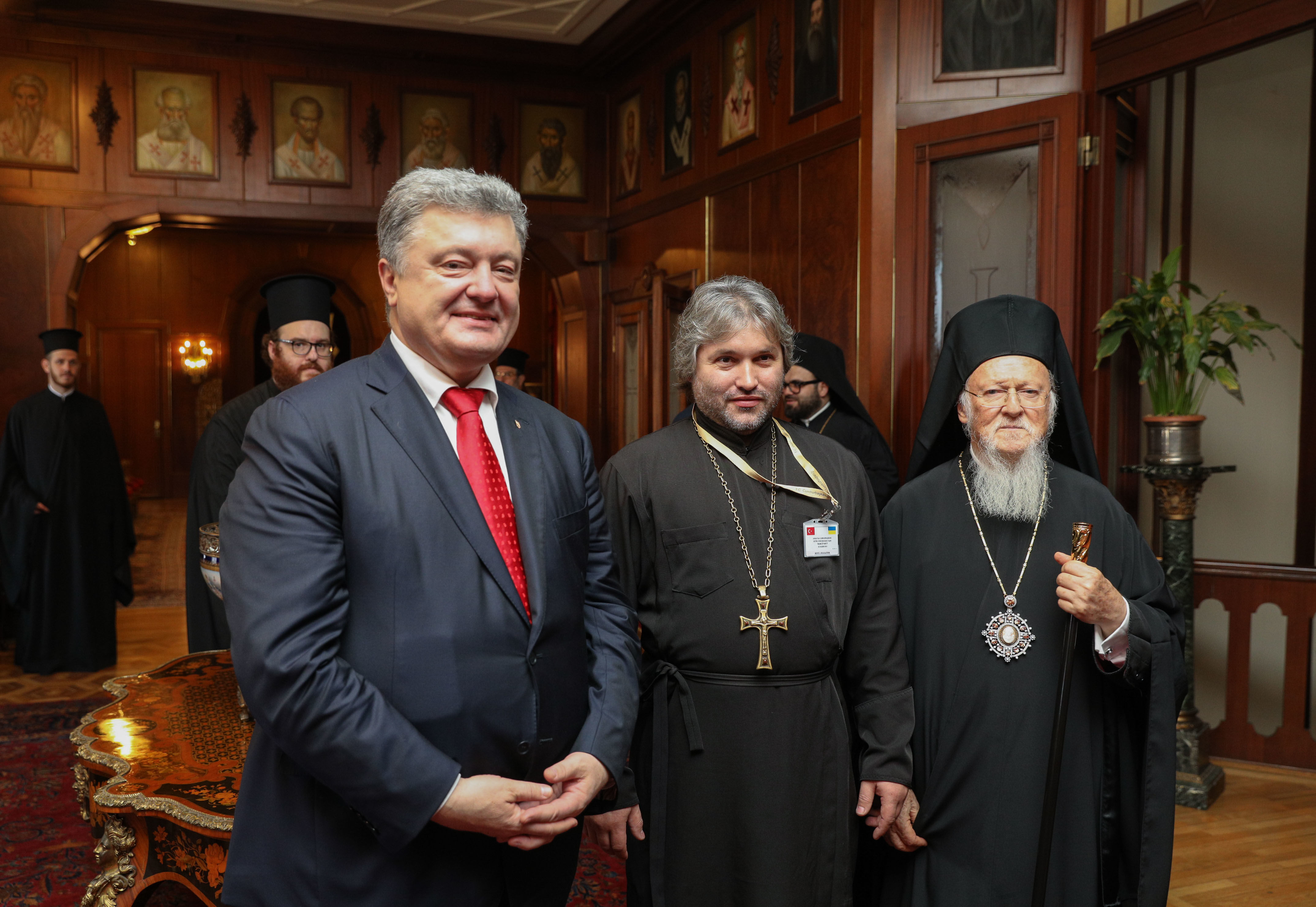 Порошенко з Варфоломієм підписали угоду про співпрацю у створенні церкви