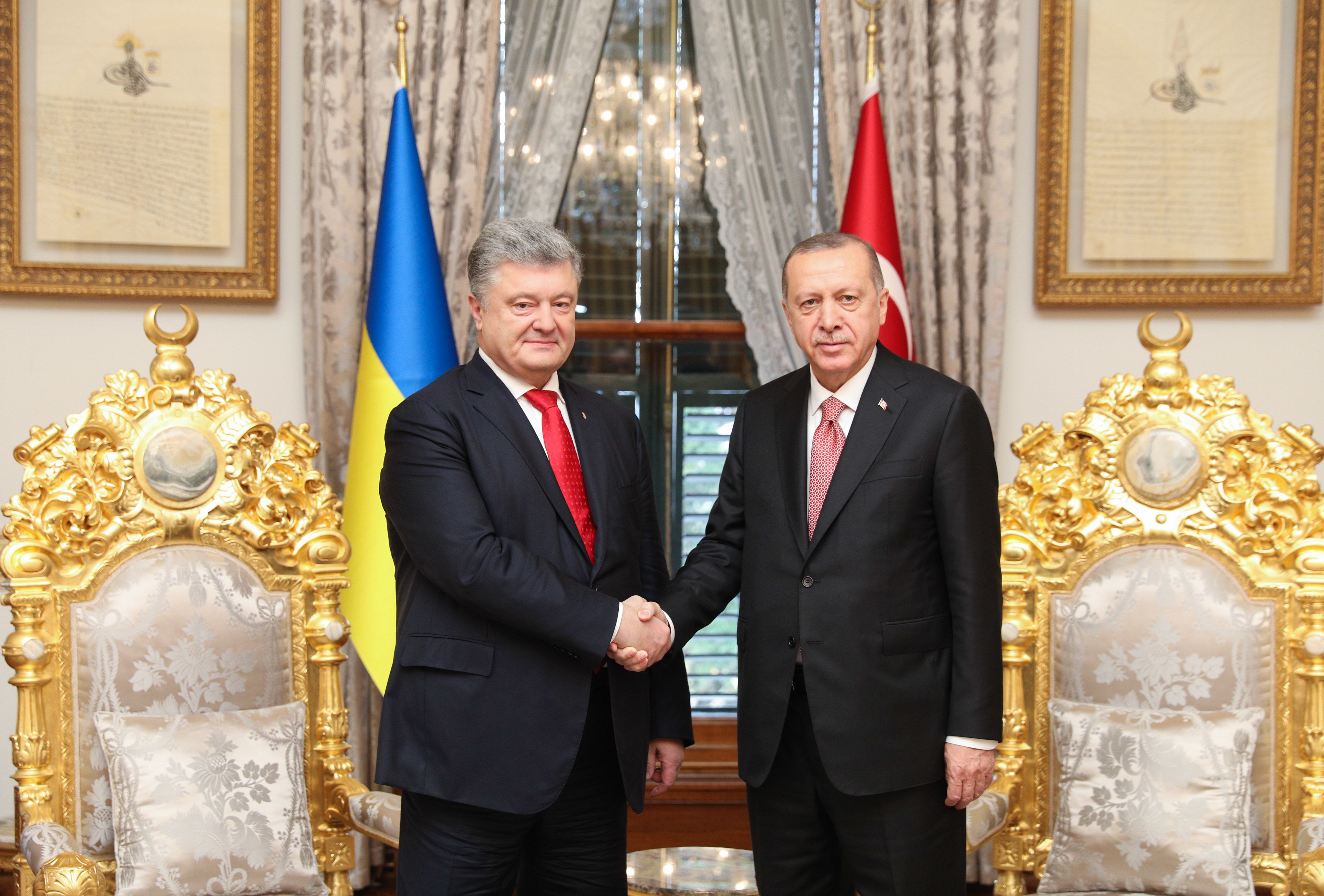 Порошенко з Варфоломієм підписали угоду про співпрацю у створенні церкви