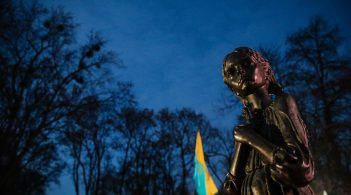 Не розчинитись у забутті: в Києві вшанували пам'ять жертв Голодомору (ФОТО)