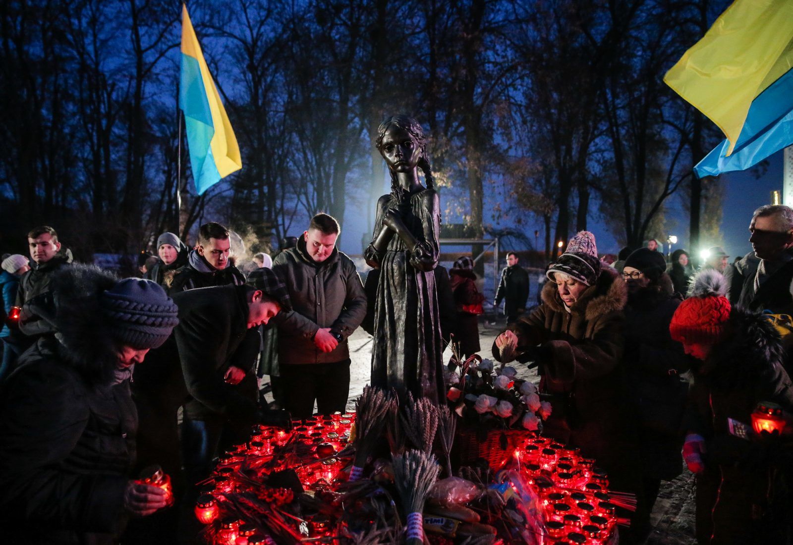Не розчинитись у забутті: в Києві вшанували пам’ять жертв Голодомору (ФОТО)