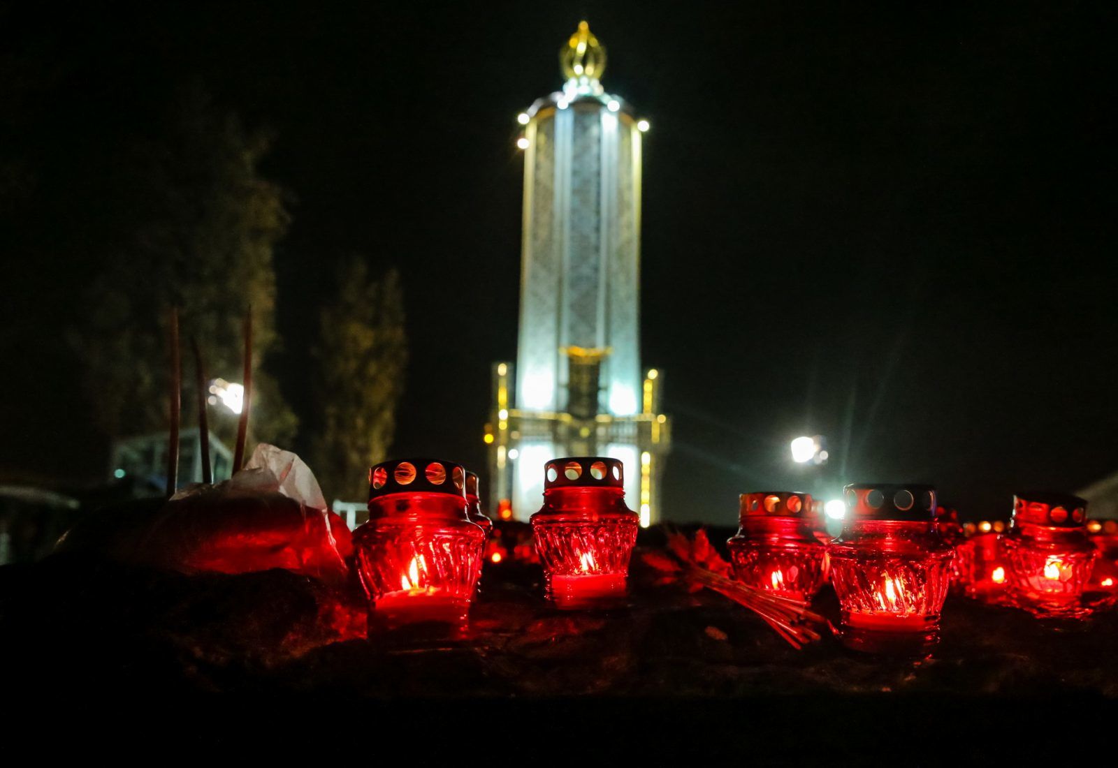 Не розчинитись у забутті: в Києві вшанували пам’ять жертв Голодомору (ФОТО)