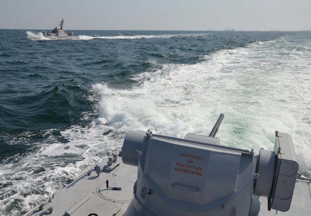 Росіяни захопили три українські кораблі у Керченській протоці
