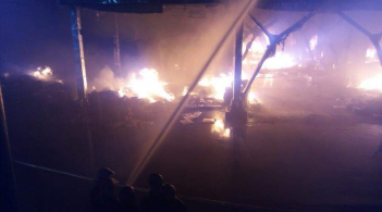 Near Odesa burns oil-processing plant, the fire spreads quickly