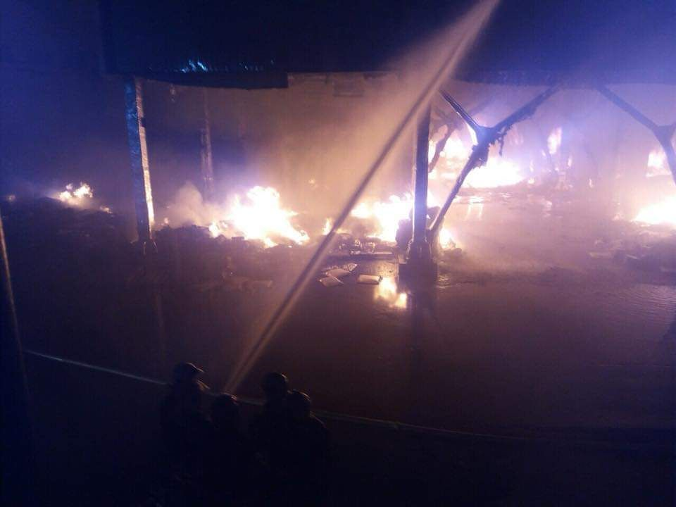 Near Odesa burns oil-processing plant, the fire spreads quickly