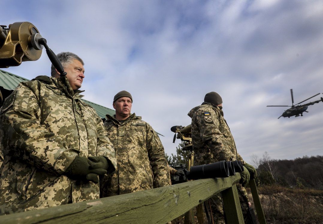 Порошенко обманув народ, воєнний стан продовжено, мобілізація йде повним ходом та інші дива російської пропаганди
