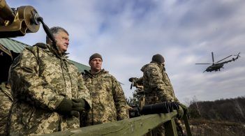 Порошенко обманув народ, воєнний стан продовжено, мобілізація йде повним ходом та інші дива російської пропаганди