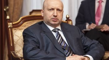 Турчинов: Україна знову пошле військові кораблі через Керченську протоку