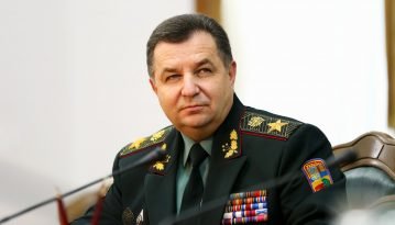 Полторак: Кораблі ВМС України продовжать проходити через Керченську протоку