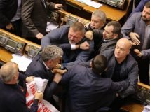 Лічильник обнулився: у Раді сталася бійка між Березою, Шуфричем та Бойком