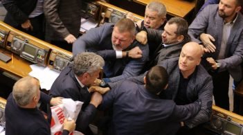 Лічильник обнулився: у Раді сталася бійка між Березою, Шуфричем та Бойком