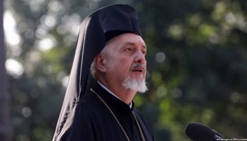 Представник Вселенського патріарха прилетів до Києва готувати собор