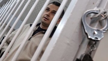 Російські тюремники переводять Сенцова з медчастини колонії до загону
