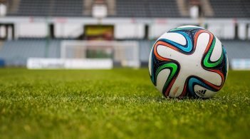 УЄФА заборонив проводити матчі в регіонах, де введений воєнний стан