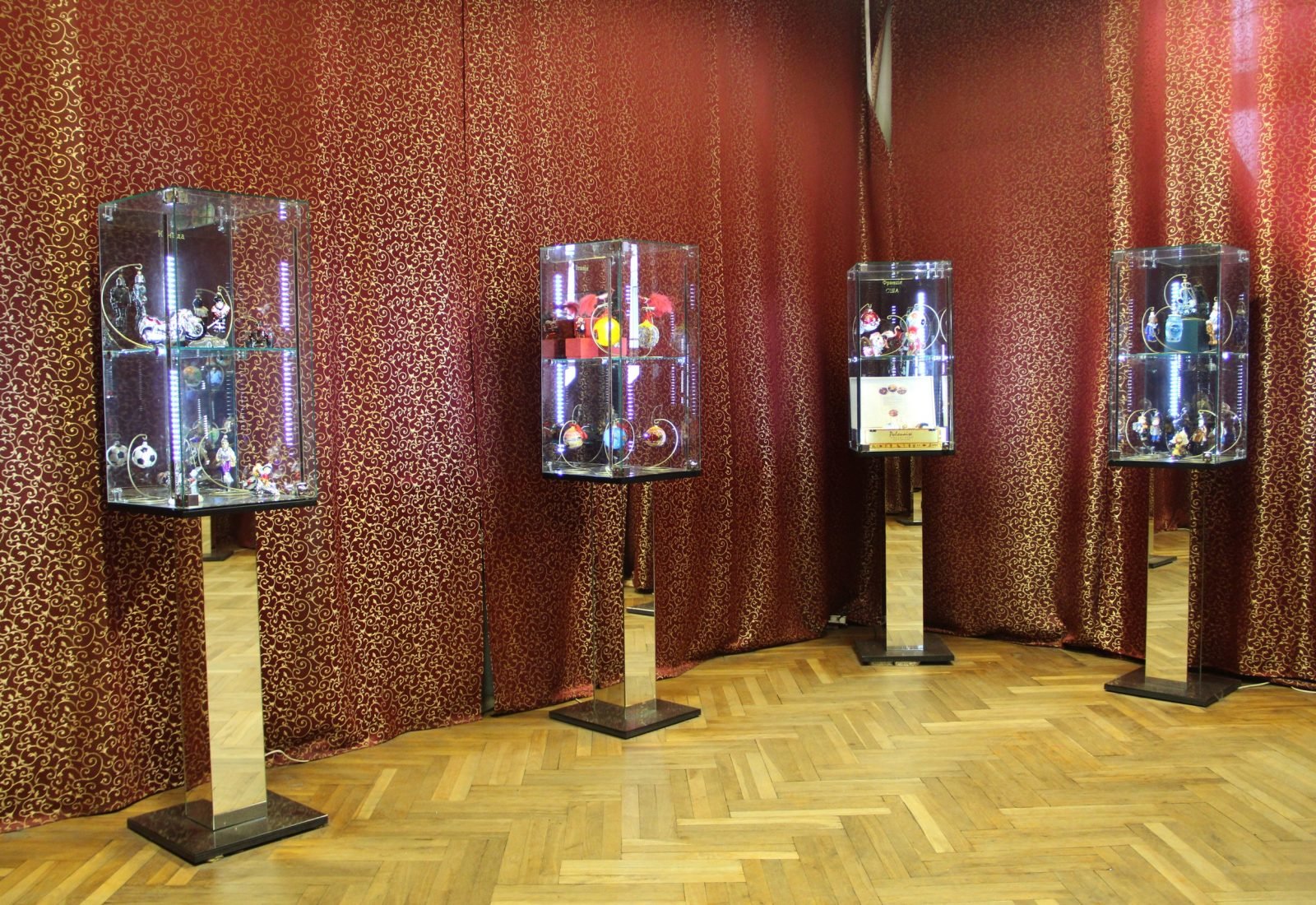 Ф (30)