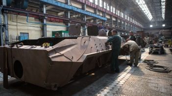 Бронетанковий завод втратив понад 20 млн через партнерів-банкрутів