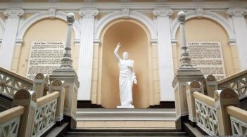 Скандал із захопленням медуніверситету: Кабмін розпорядився створити новий виш