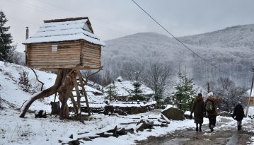 Лумшори: СПА по-українськи, або Оздоровчі купання взимку