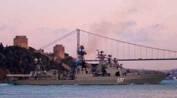Есмінець РФ та кораблі НАТО у Чорному морі: що це означає?