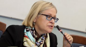 Амосова з прихильниками штурмує медуніверситет Богомольця