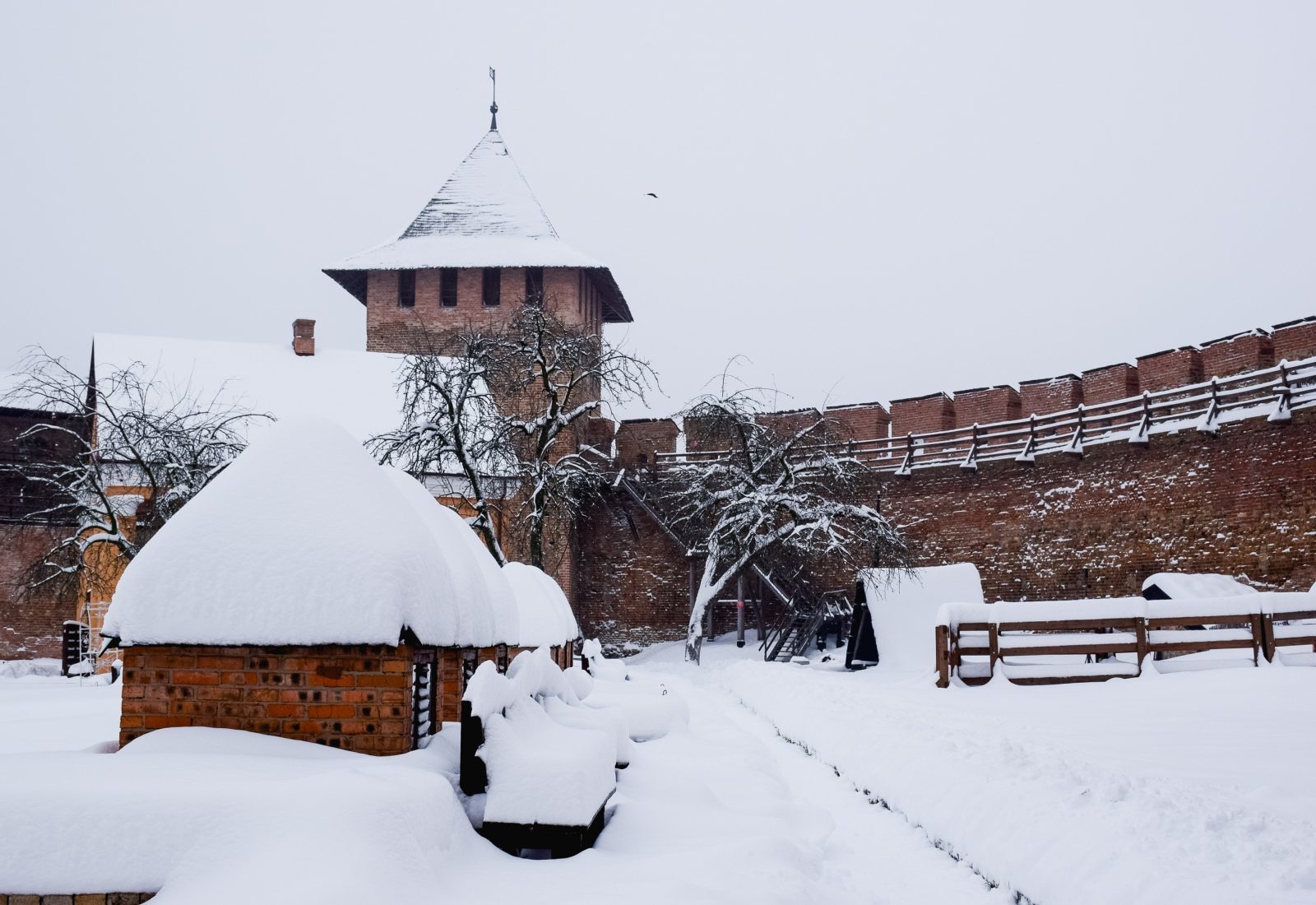 Корона під снігом. Зимові історії Луцького замку