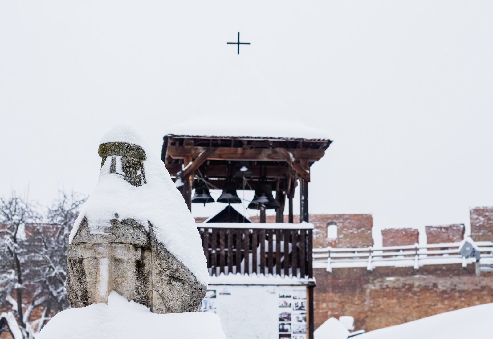 Корона під снігом. Зимові історії Луцького замку