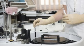 Китай передасть 230 одиниць сучасного медичного обладнання для лікарень України