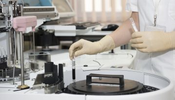 Китай передасть 230 одиниць сучасного медичного обладнання для лікарень України