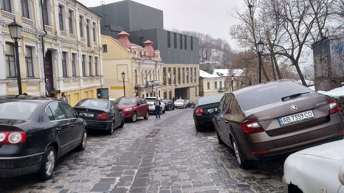 Андріївський пустир: як найвідоміший узвіз Києва застряг у політичних скандалах