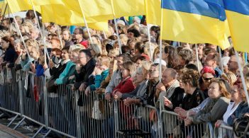 Майже 70 % українців готові піти на компроміс із Росією заради миру на Донбасі – опитування