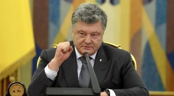 Порошенко: загроза повномасштабної війни реальна, Кремль готується до удару