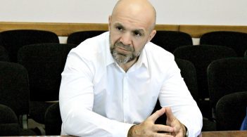 Справа Гандзюк: Мангер, якого випустили з СІЗО під заставу, вийшов на роботу в Херсонській облраді