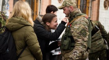 "Усе лишень починалося": історії про любов, яку подарувала війна