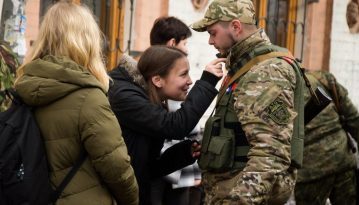 "Усе лишень починалося": історії про любов, яку подарувала війна