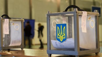Чи всіх допустять до виборчої урни?