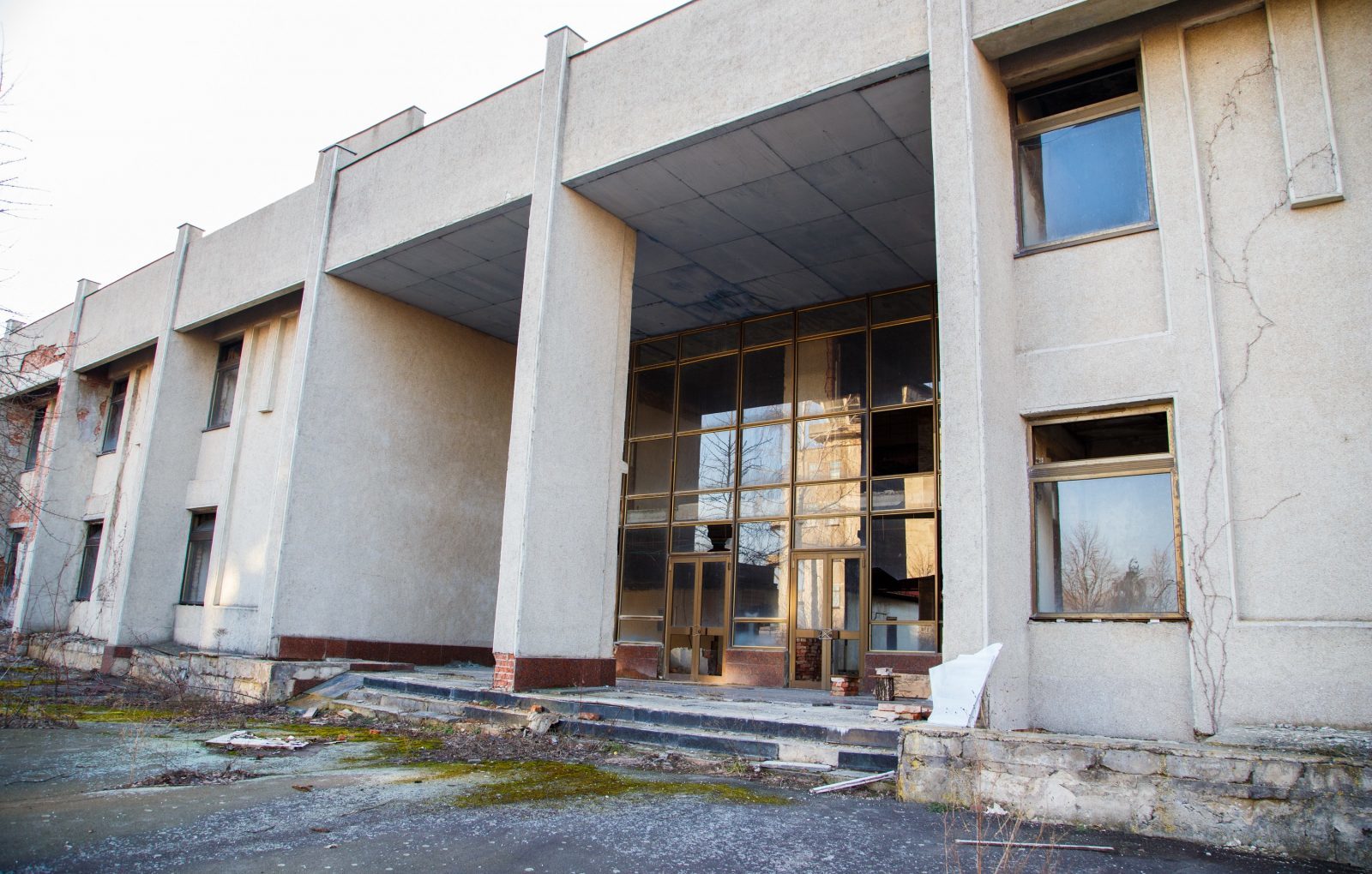 Життя та сміття: мертве летовище під Луцьком