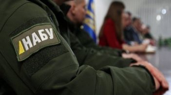 Українські корупціонери залишили свій слід у 65 країнах світу – НАБУ