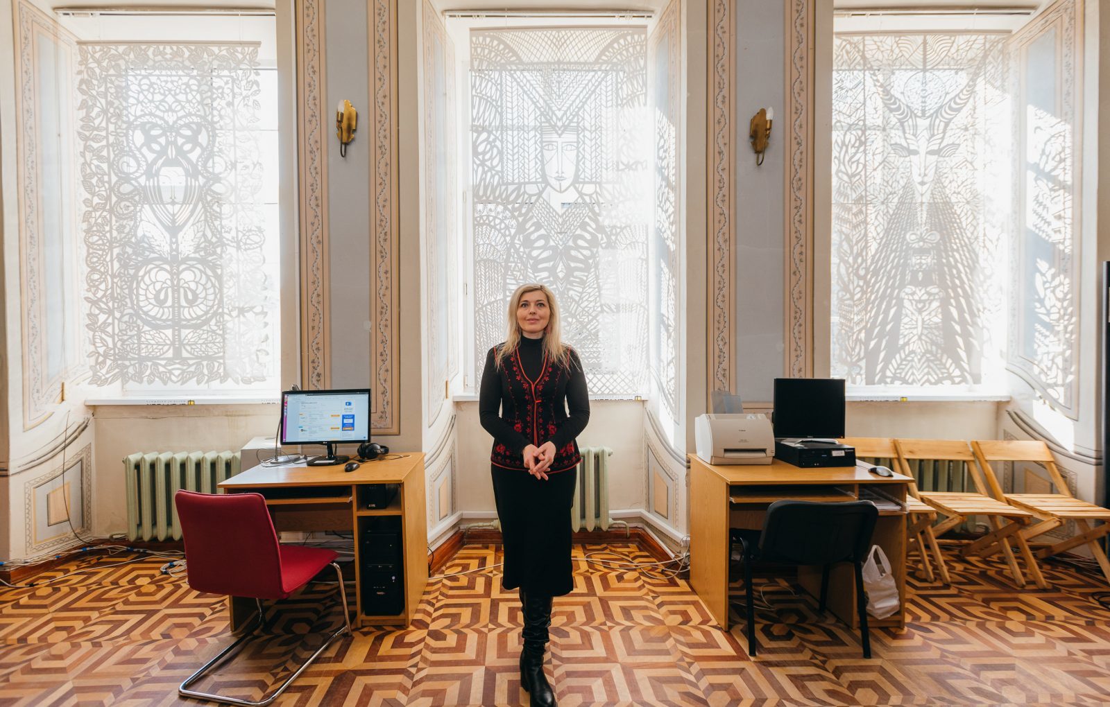 Мисткиня витинання Дарія Альошкіна: «Я сучасний митець, який має міцний традиційний фундамент, я роблю місток між традицією і сучасністю»