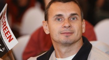 Хто такий Олег Сенцов?
