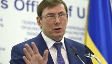 Луценко підтвердив, що деталі для армії завозять контрабандою з Росії